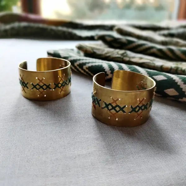 Embroidered Brass Napkin Ring, 4 Pcs Per Set